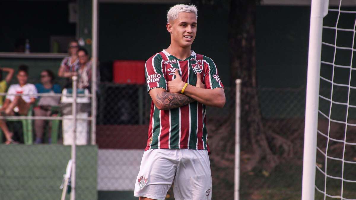 Fluminense se pronuncia após caso de racismo; jogador teria chamado gandula de ‘escravo’