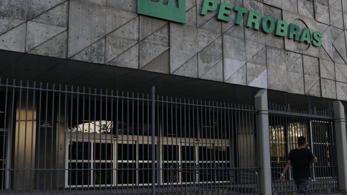 Petrobras atinge novo recorde na produção de diesel S-10