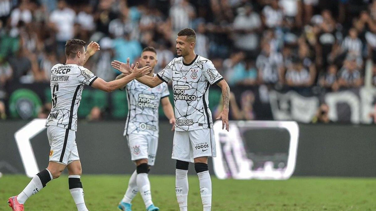Corinthians busca reforçar zaga e quer repatriar defensor