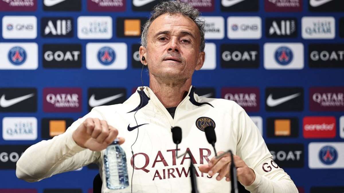 Luis Enrique vira alvo de críticas por 'grosseria' com repórter após derrota do PSG