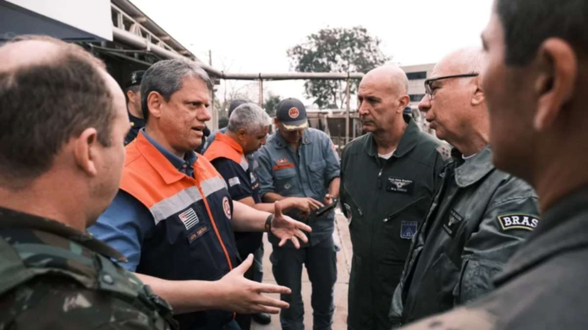 Tarcísio confirma duas prisões por incêndios criminosos no interior de SP