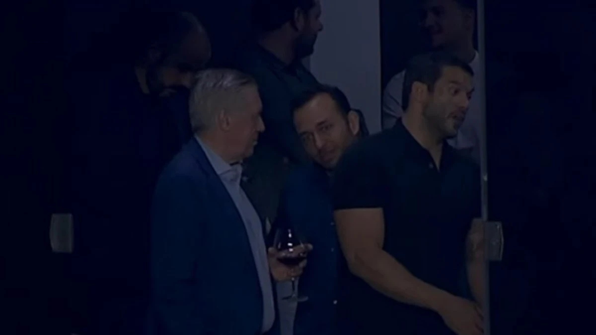 Carlo Ancelotti toma vinho antes de Vasco x São Paulo