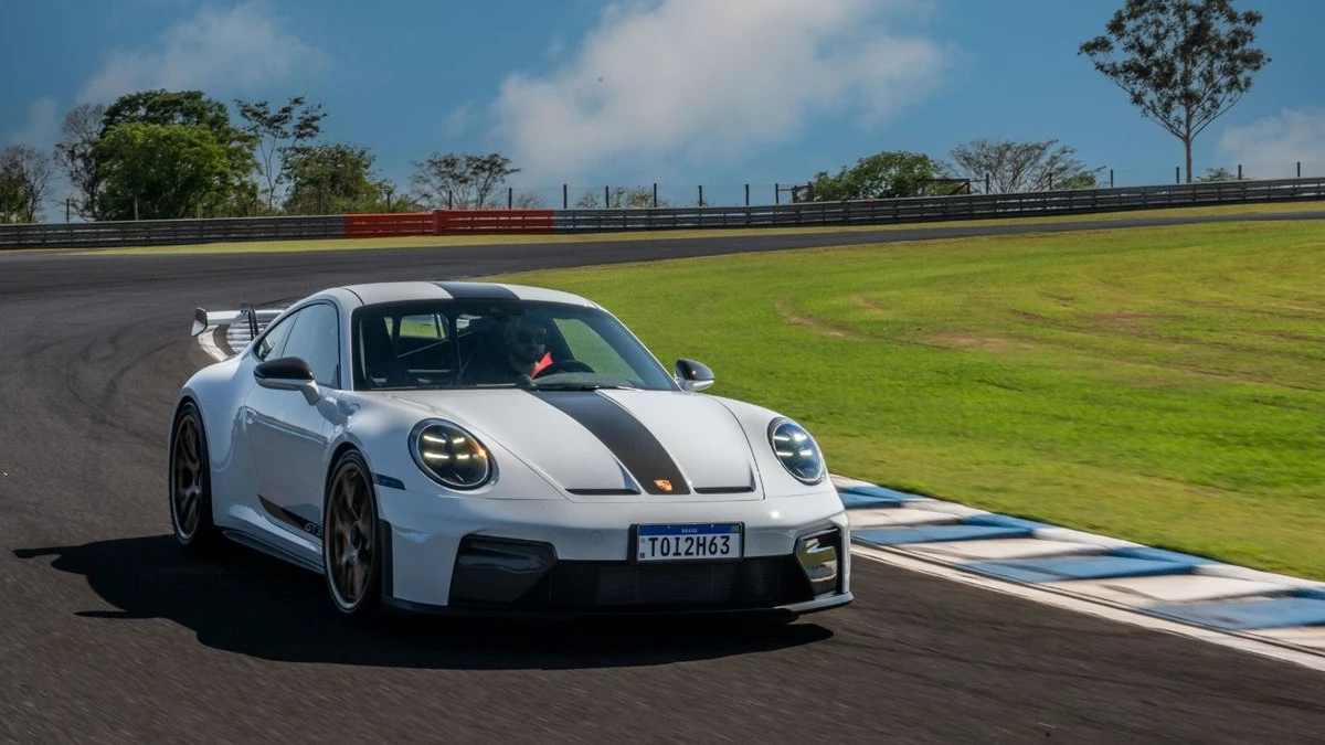 Porsche lança 911 GT3 por R$ 1,62 milhão com foco em uso de pista