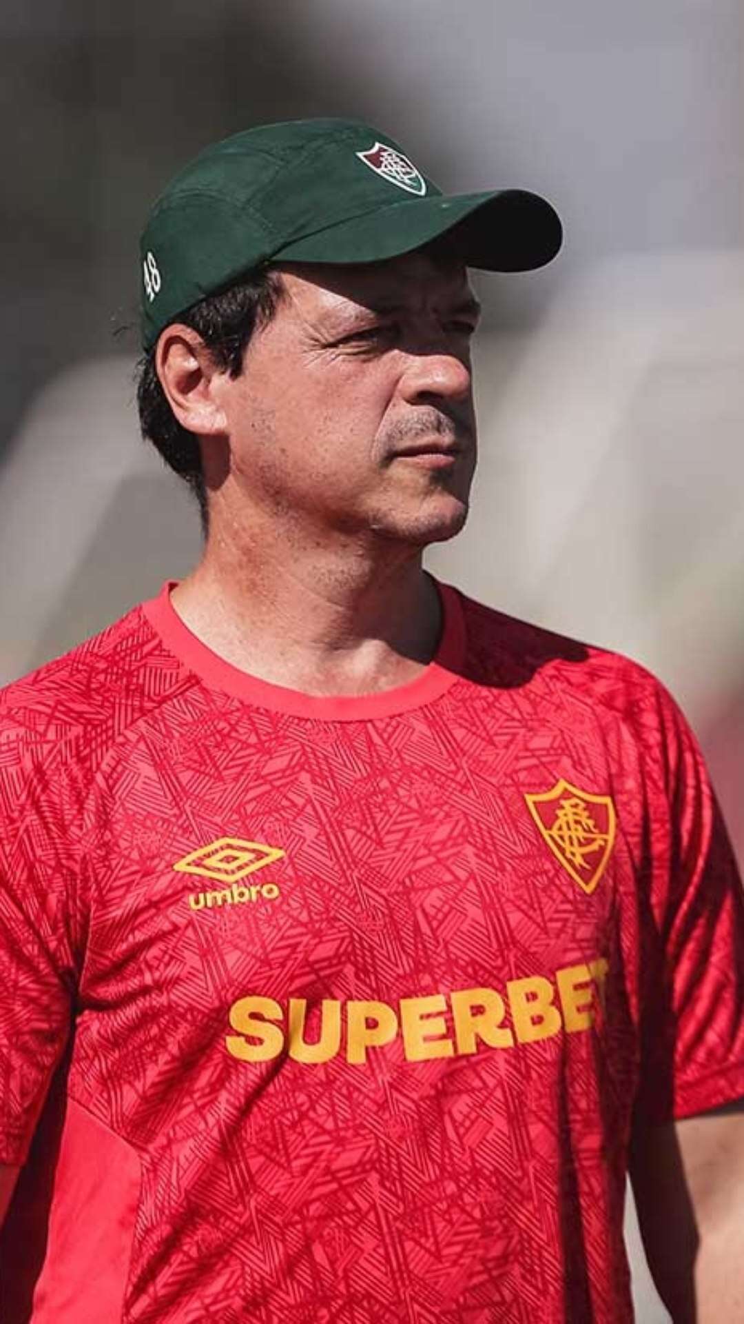 Fernando Diniz viraliza ao dar treino para equipe universitária