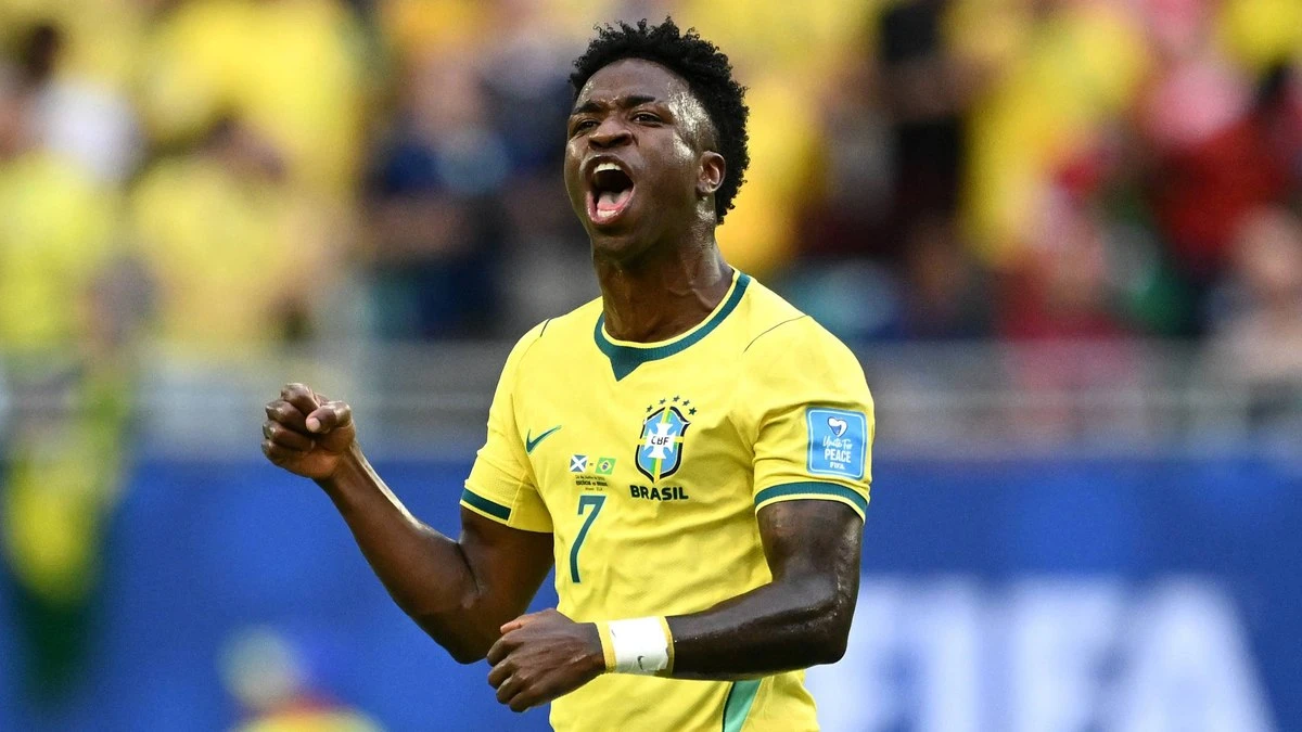Brasil garante 1º lugar em dia de show de Vini e volta de Neymar