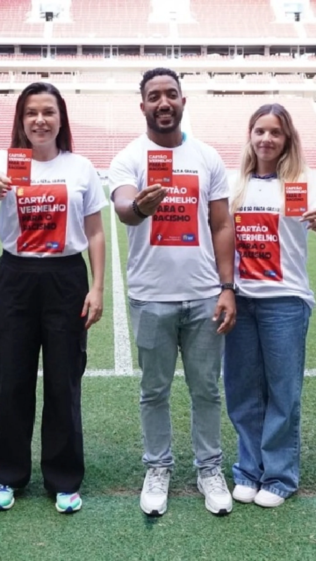 Campanha “Cartão Vermelho para o Racismo” volta a Brasília em partidas de Fluminense e Botafogo