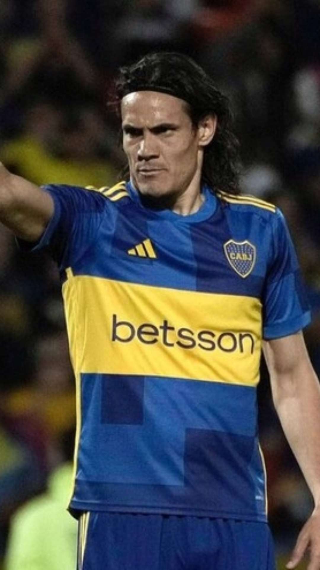 Edinson Cavani renova acordo com o Boca Juniors