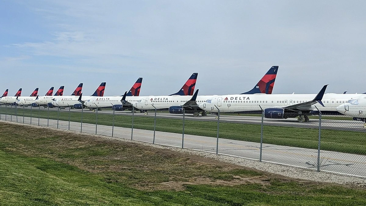 Delta paga multa milionária após despejar combustível em escolas