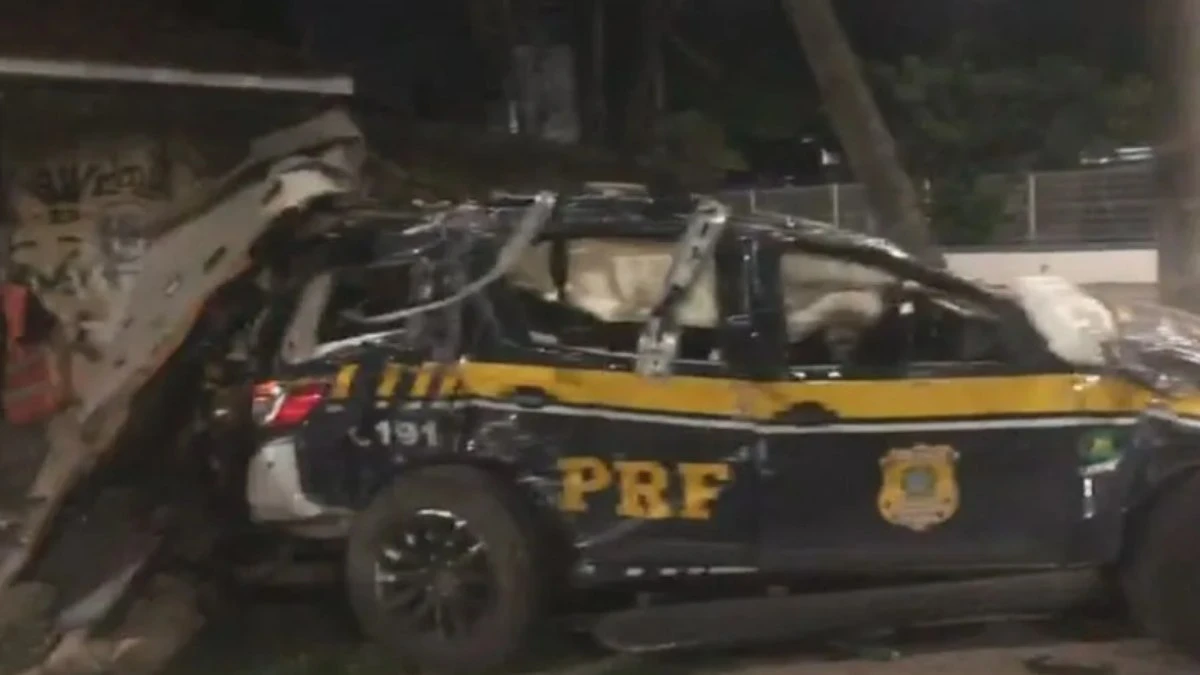 Três policiais morrem após viatura da PRF bater em carro no RJ