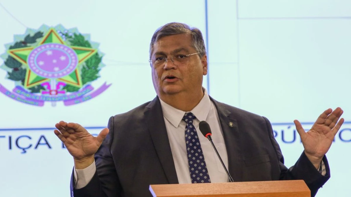 Governo anuncia regulação de posts sobre violência escolar na internet