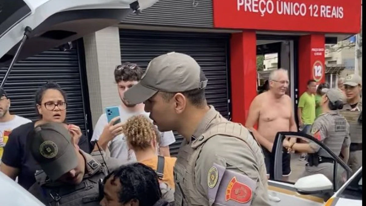 Motoboy negro esfaqueado por idoso branco é indiciado por agressão