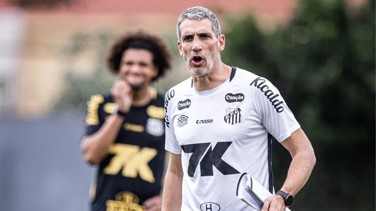 Santos tem clássico decisivo para tentar fugir de má fase