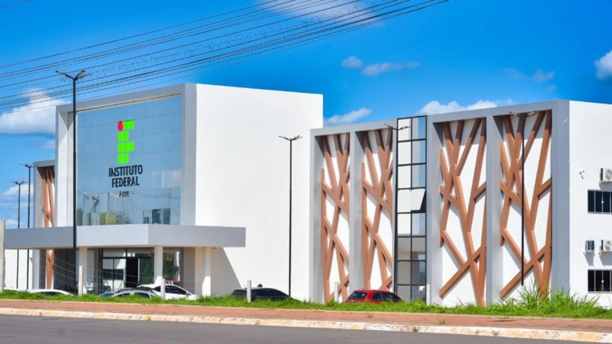 Ifac abre seleção para professores substitutos no Acre