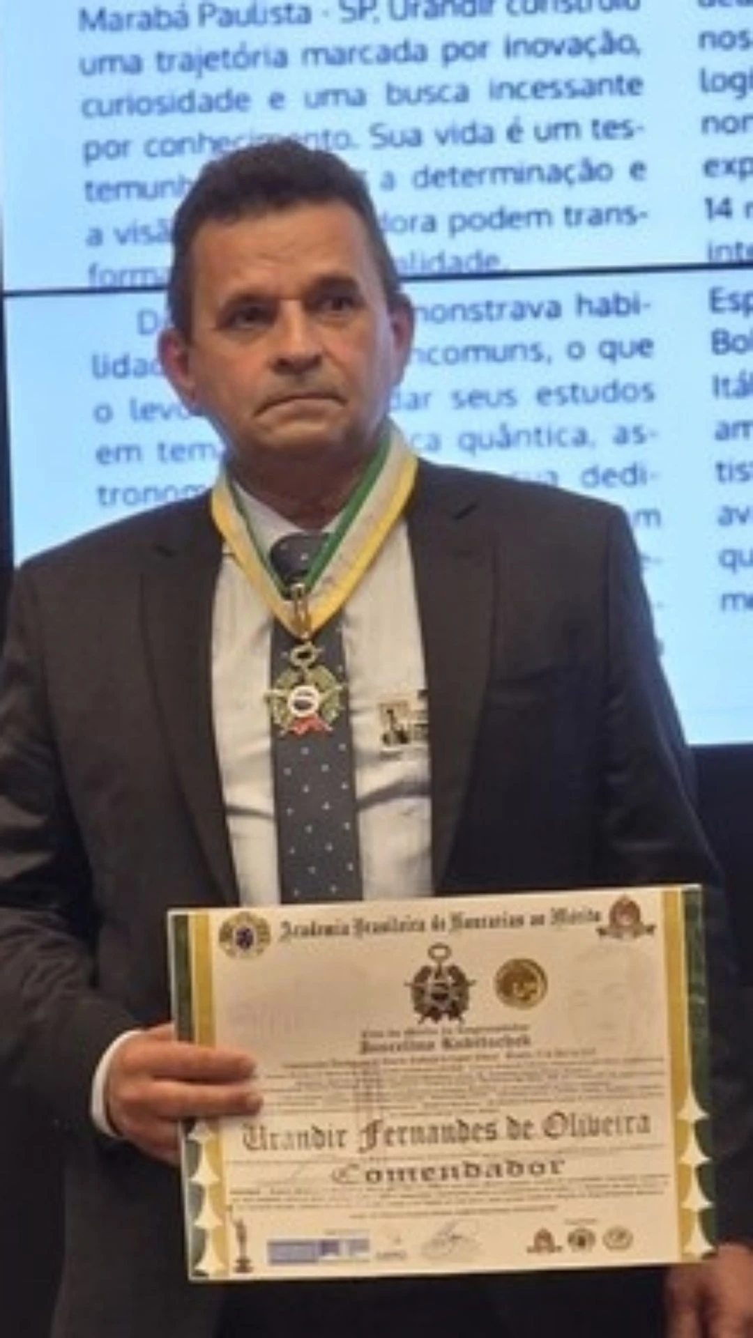 Em tarde histórica no Congresso, Urandir Oliveira recebe a maior honraria do empreendedorismo brasileiro