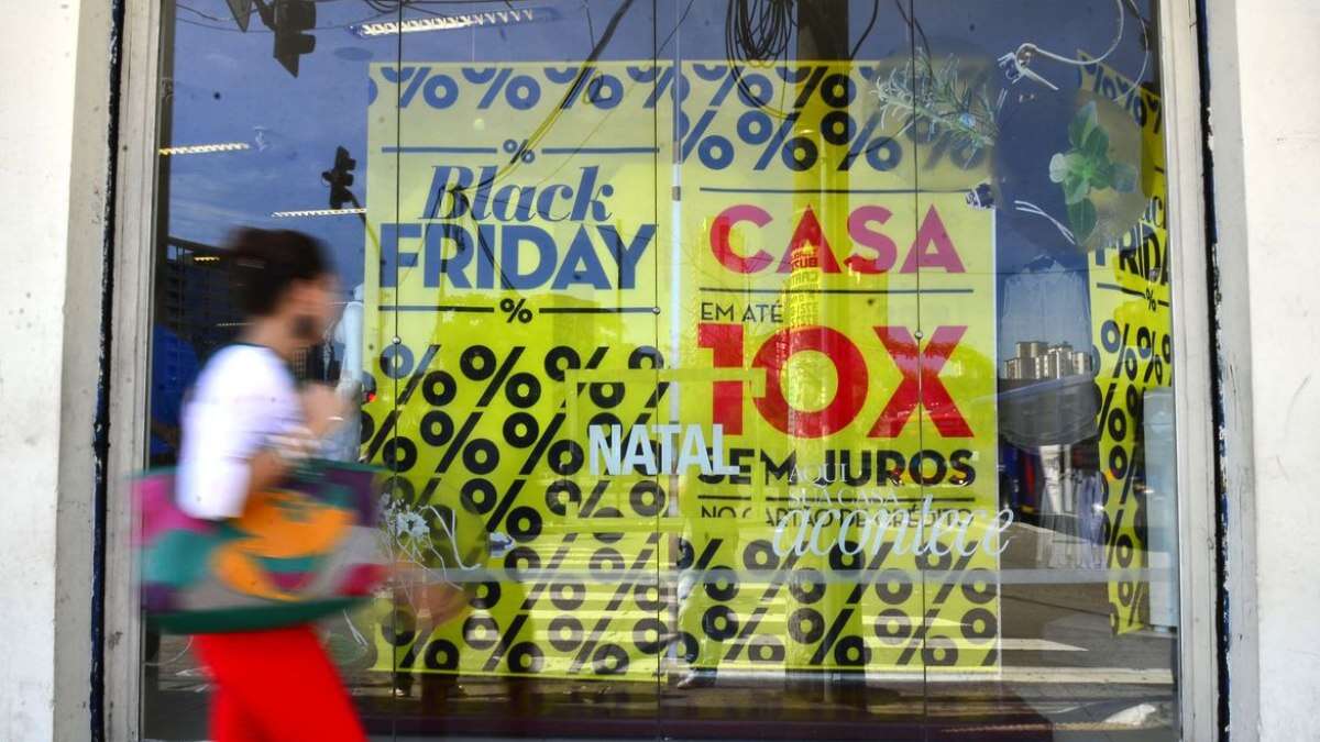 Black Friday movimenta internet com memes sobre falsas ofertas; veja