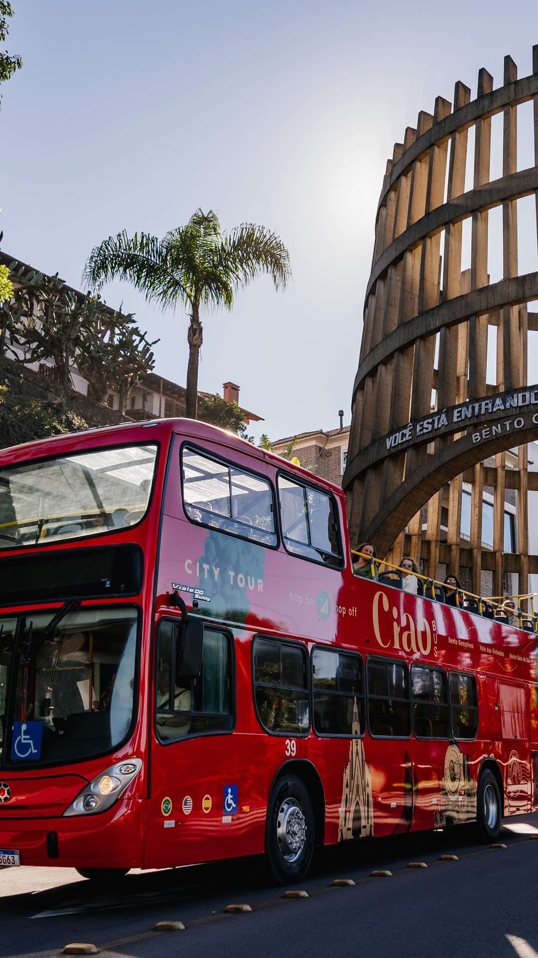 Vale dos Vinhedos ganha ônibus panorâmico com parada em vinícolas