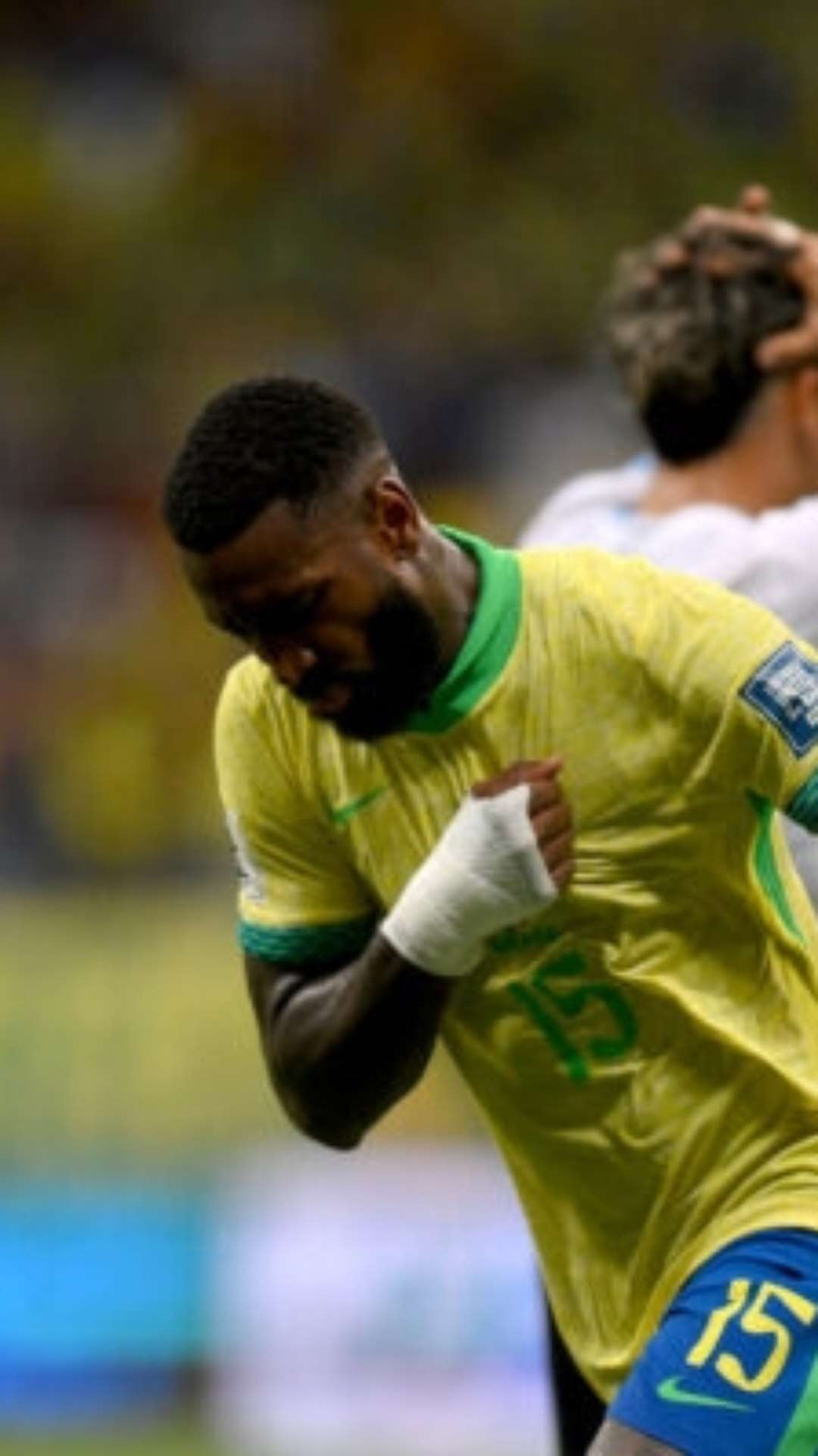 ‘Trocaria meu gol pela vitória’, diz Gerson após empate da Seleção