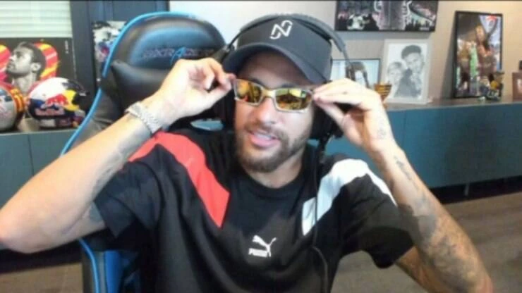 Um dia após estrear canal no Twitch, Neymar chega a quase 500 mil seguidores