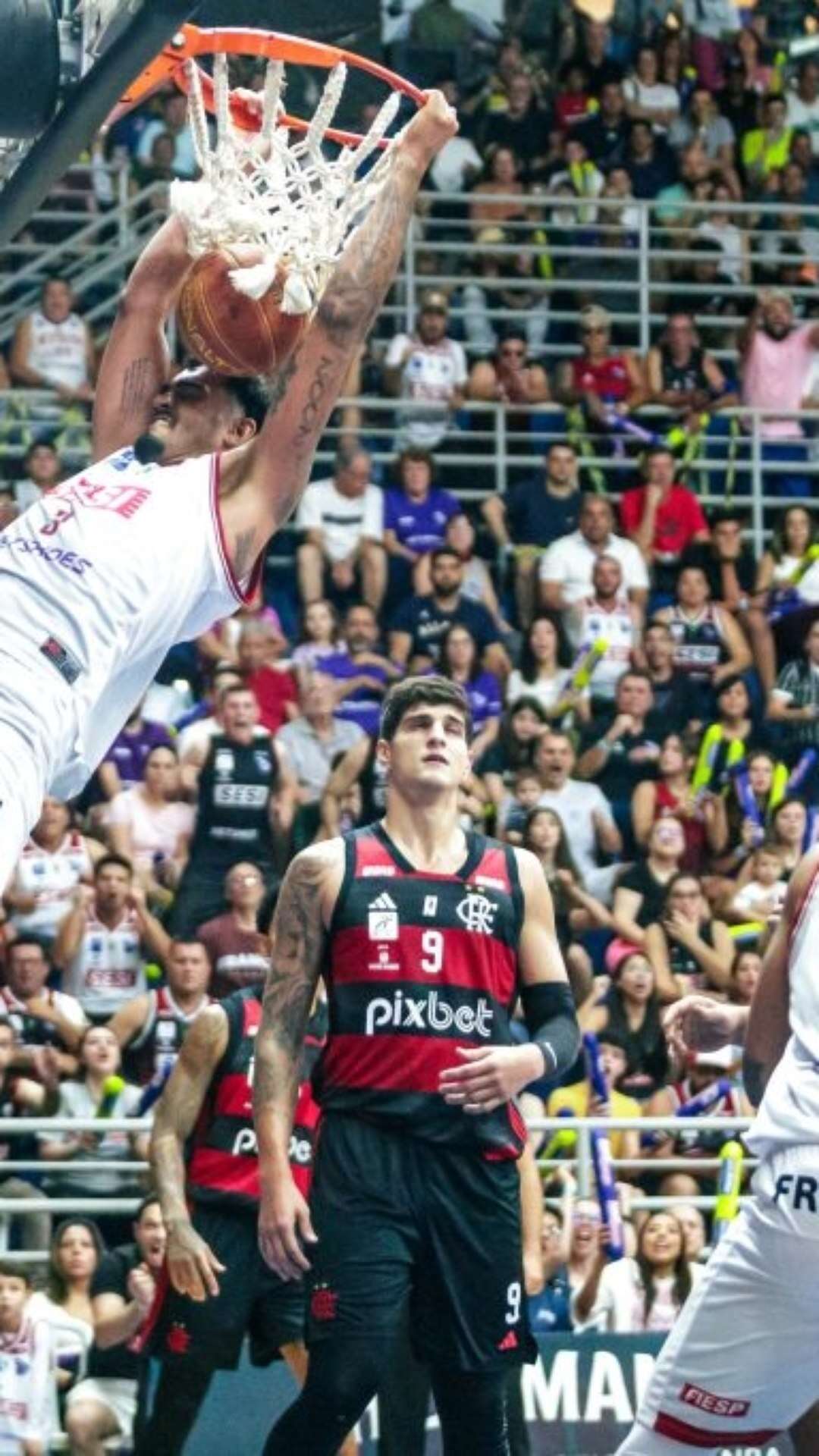 Franca supera Flamengo e fica a uma vitória do título do NBB