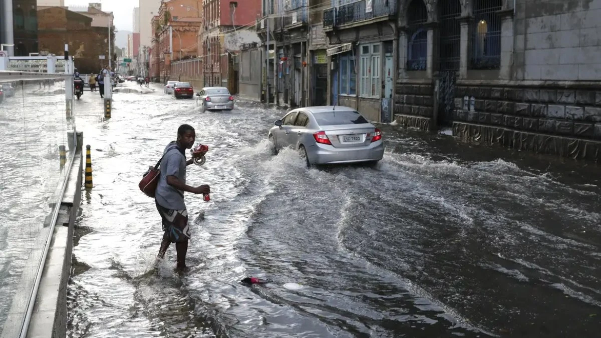 Carro elétrico e água: existe algum risco?