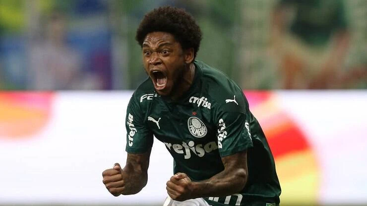 Palmeiras bate Bragantino e encaminha classificação às quartas da Copa do Brasil