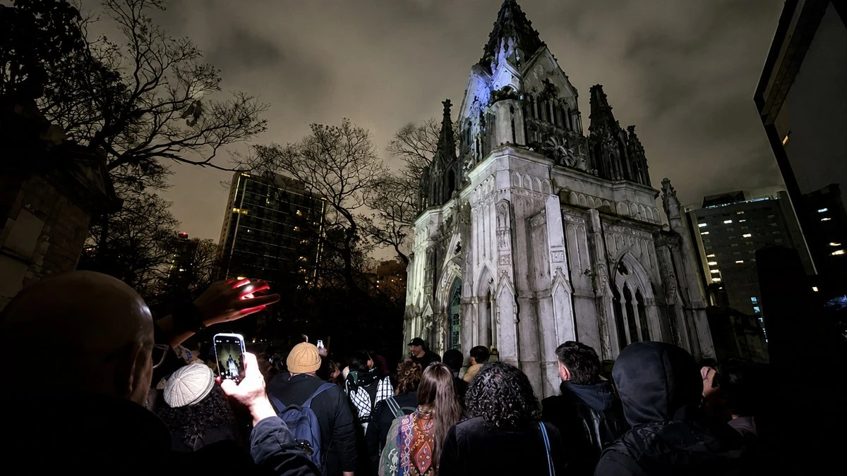 Passeio noturno no Cemitério da Consolação no feriado de 09/07