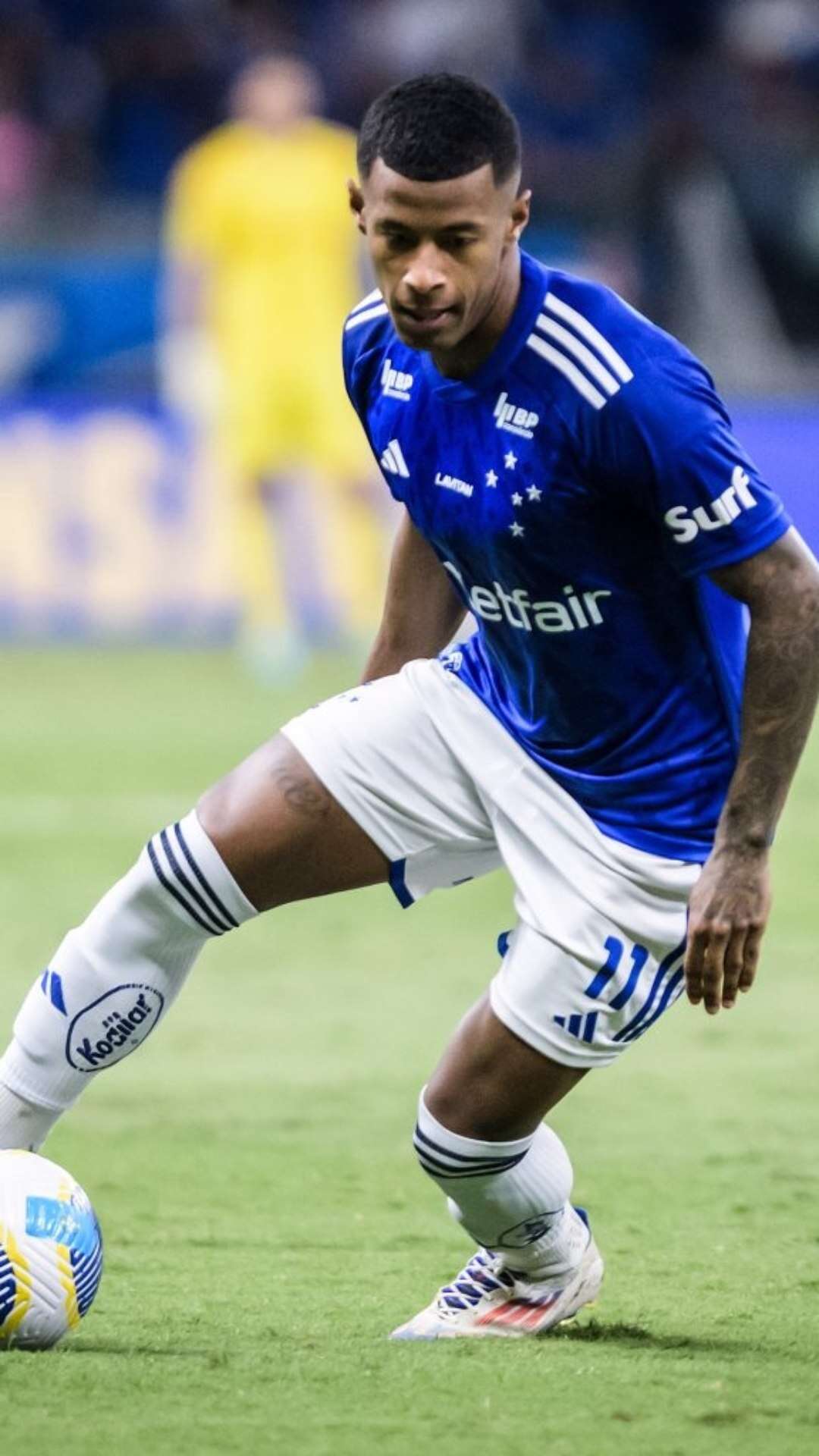 Arthur Gomes deixa o Cruzeiro a caminho da Rússia