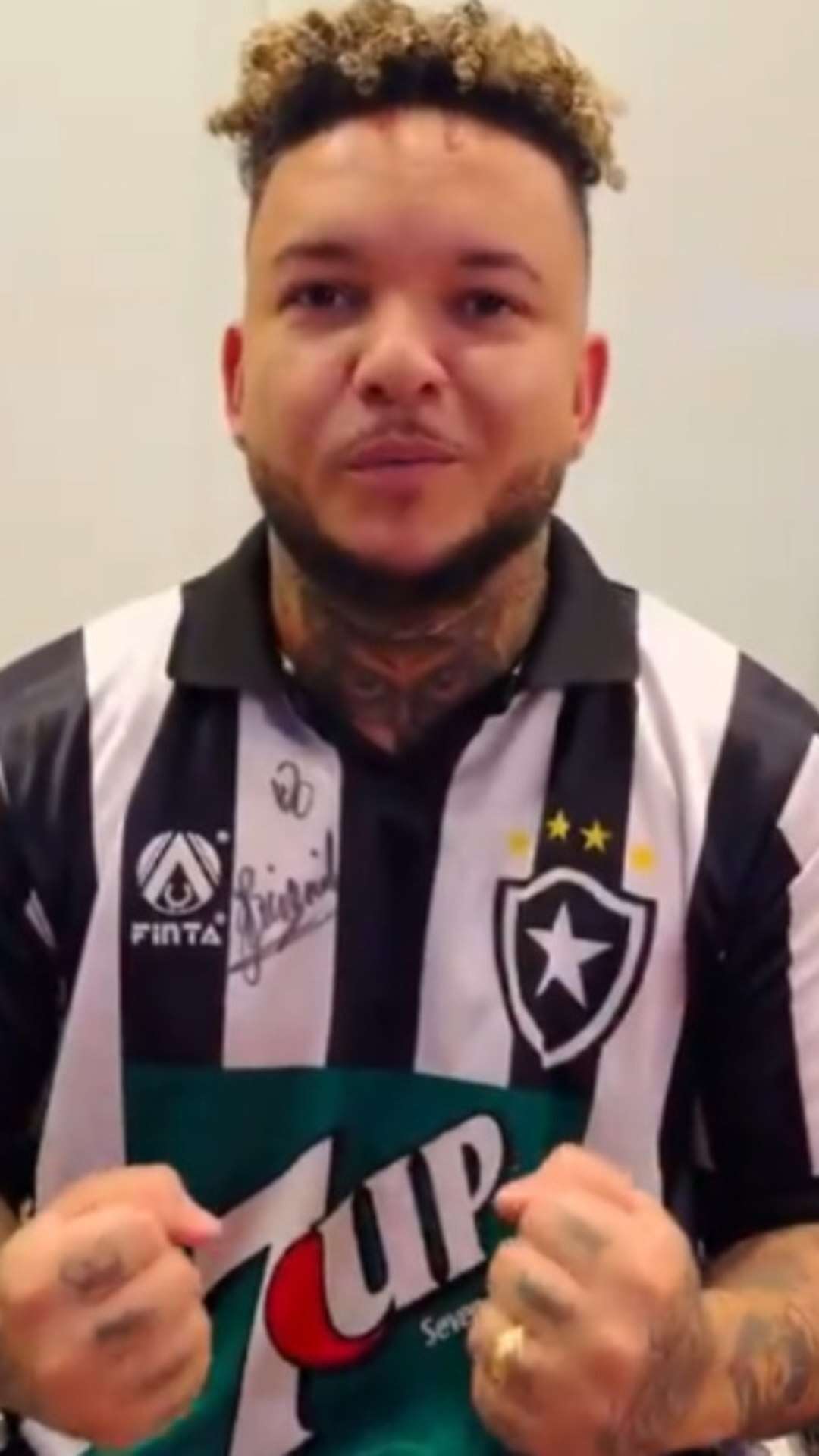 Fan Fest no Nilton Santos: telões com jogo e show de Suel