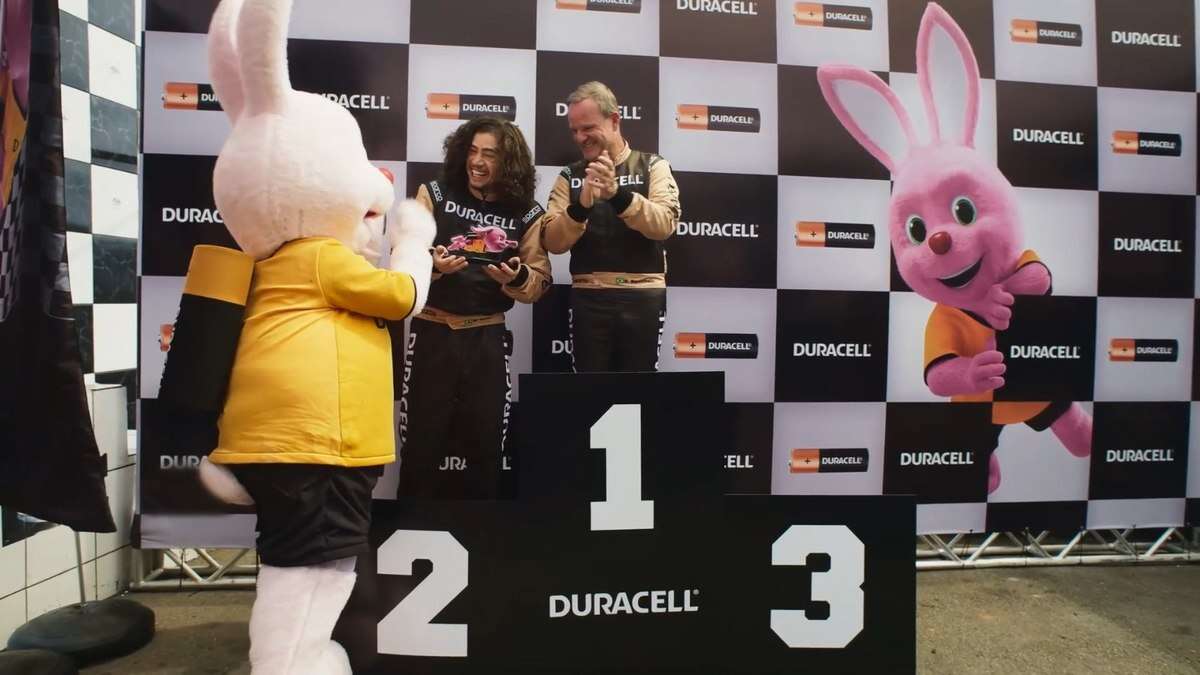 Rubens
Barrichello vence

Whindersson
Nunes em desafio de Kart