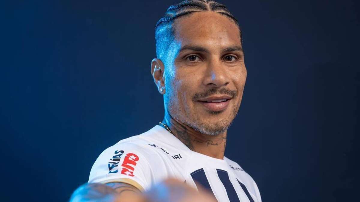 Paolo Guerrero acerta retorno para clube aos 40 anos