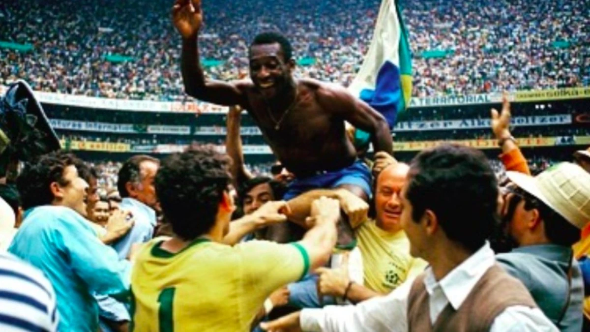 Pelé recebe homenagens em aniversário de 85 anos