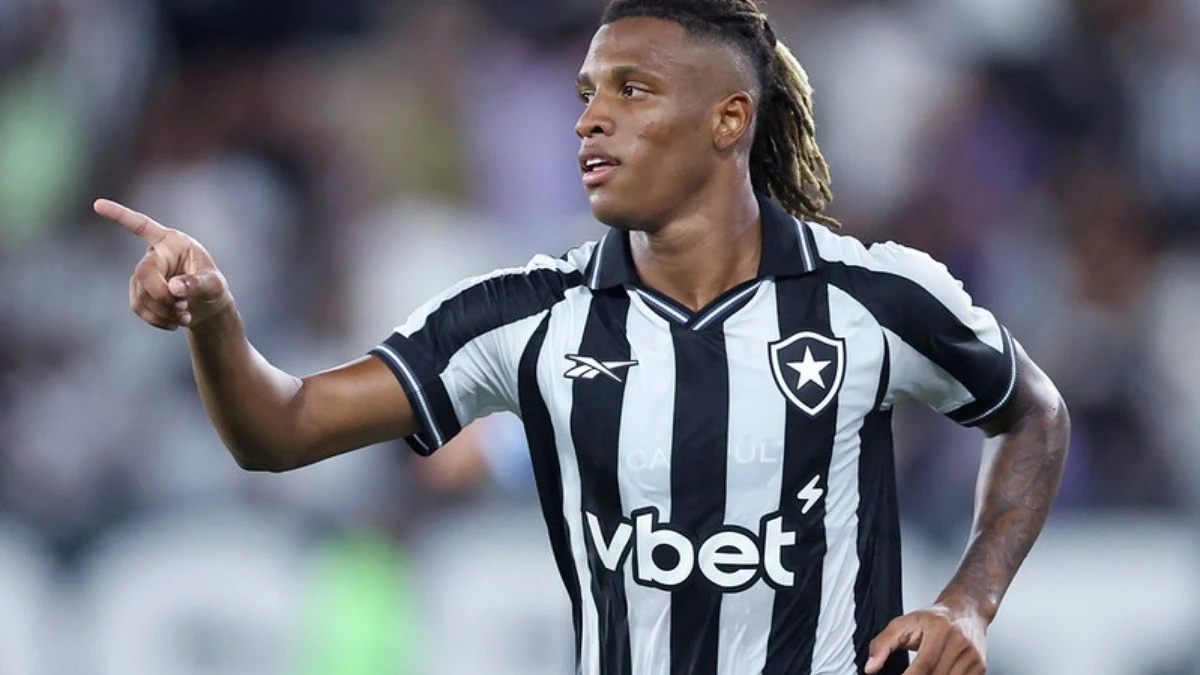 Futuro de Danilo vira “problema” no Botafogo após convocação