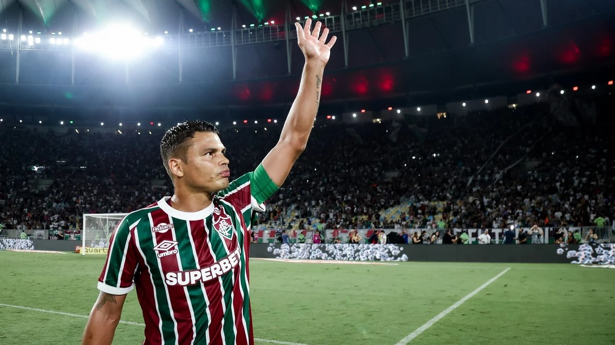 Decisivo, Thiago Silva comete 