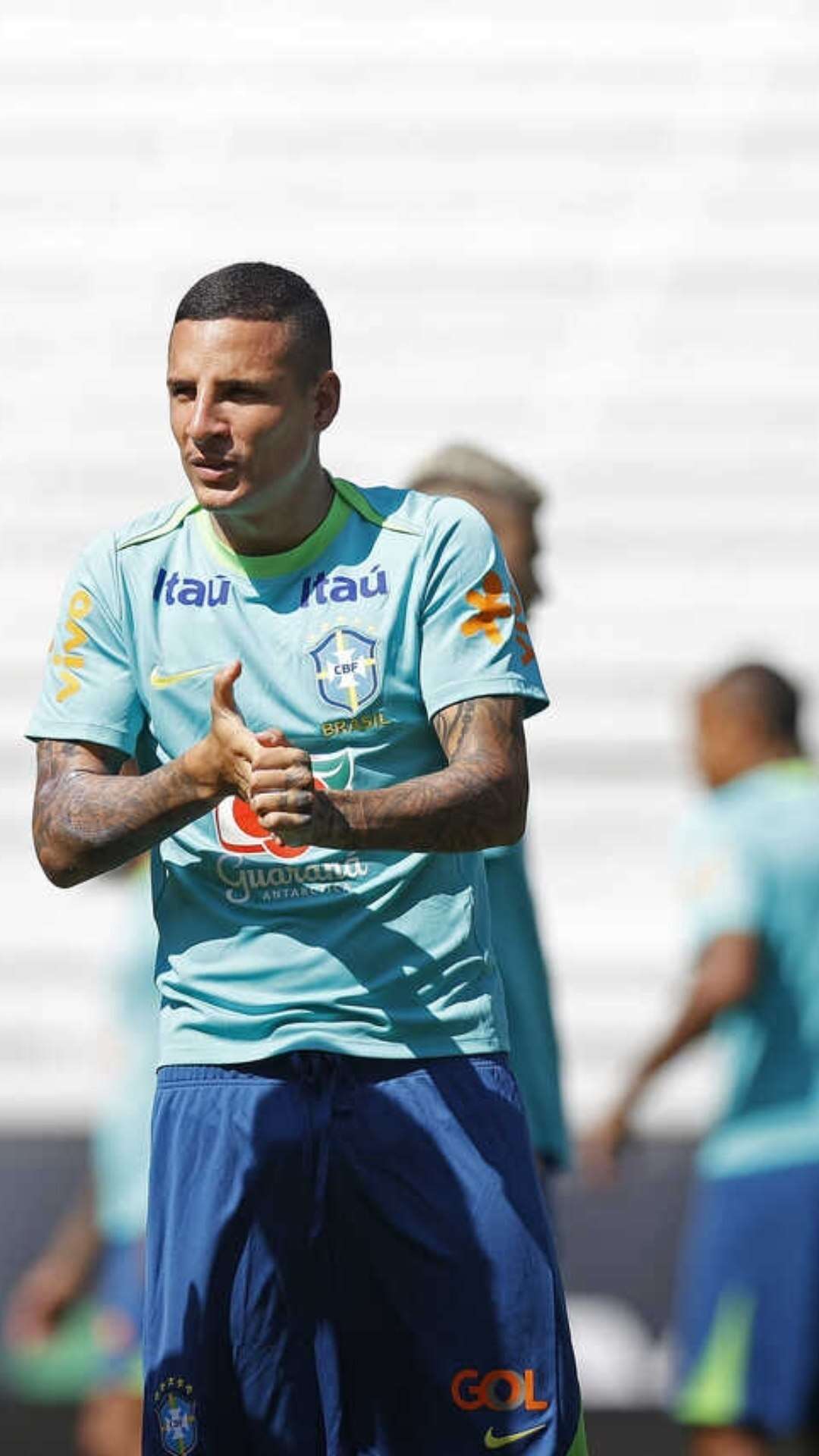 Arana comenta silêncio durante trecho do hino nacional que cita Cruzeiro