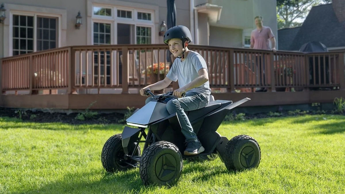 Tesla relança quadriciclo infantil com visual da Cybertruck