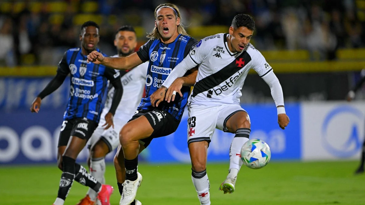 Expulsão complica, Vasco é goleado e fica perto de deixar a Sula