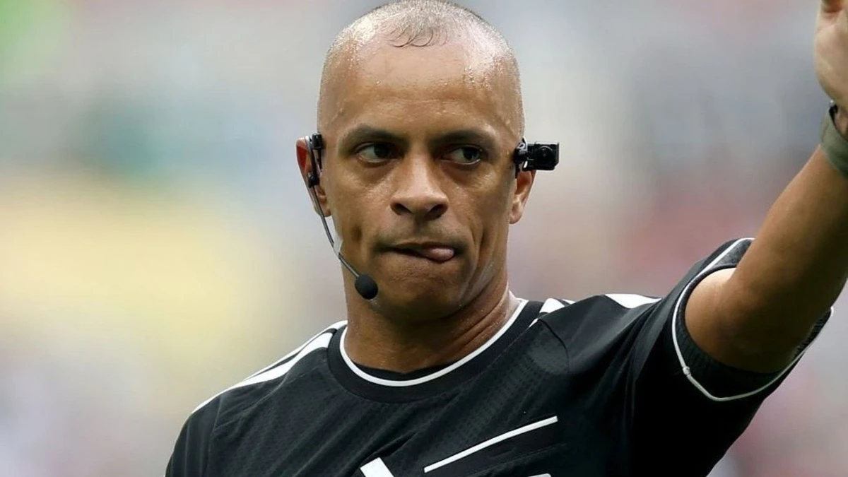 FIFA escolhe brasileiro para apitar duelo de craques na Copa