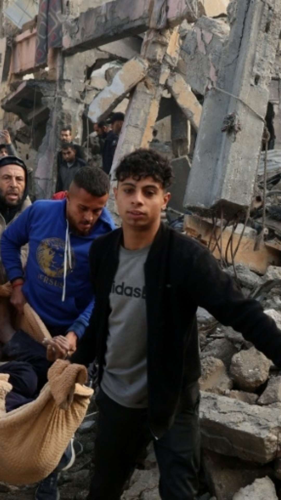 Mais de 30 mortos em Gaza após retomada das negociações de trégua