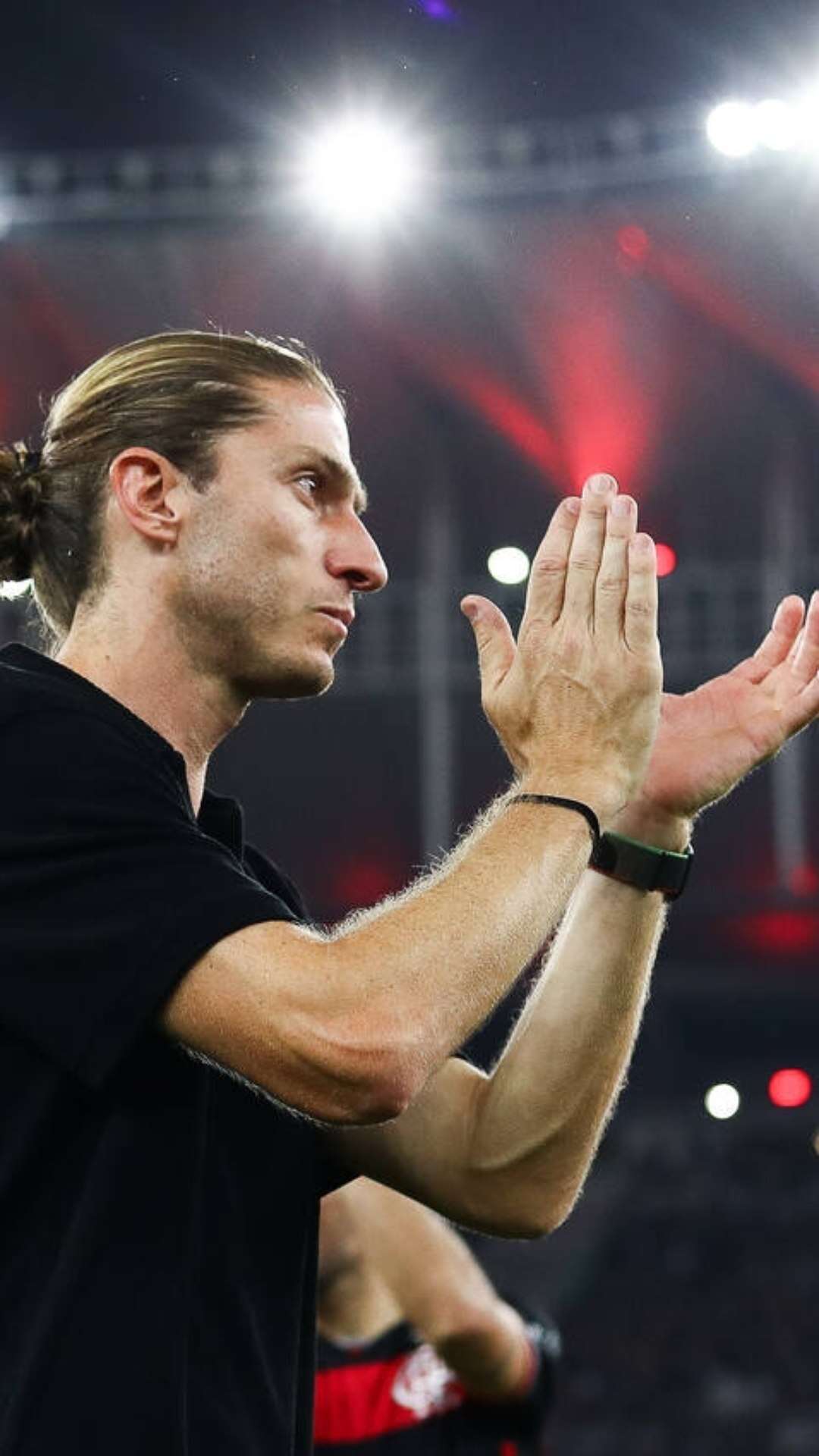 Depois de ‘benção’, Zico dá conselhos a Filipe Luís em novo desafio no Flamengo