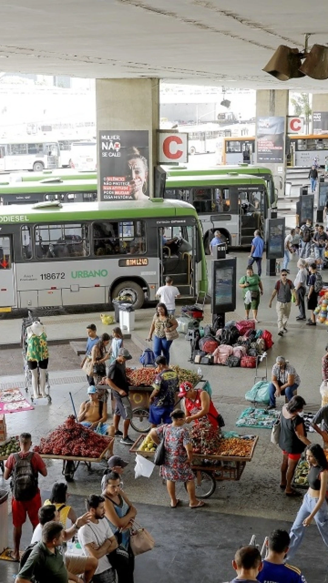 Empresários reagem à possível transferência de camelôs da Rodoviária do Plano para o Setor Comercial Sul