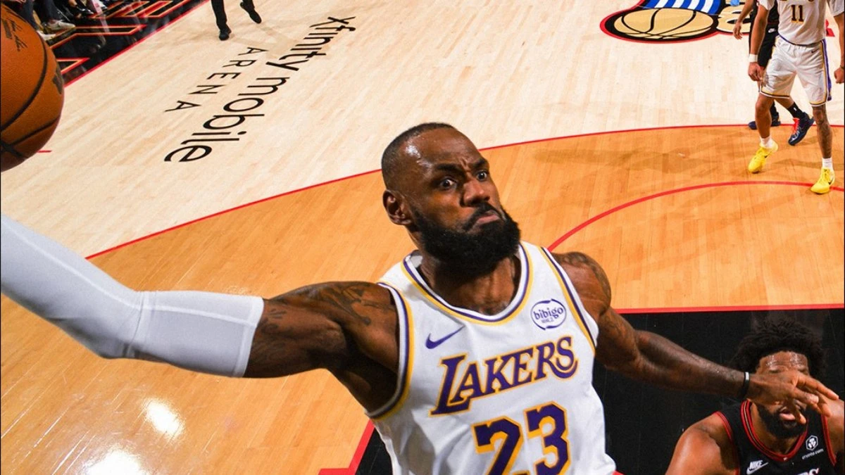 LeBron James deixa os Lakers e pode formar dupla com Curry