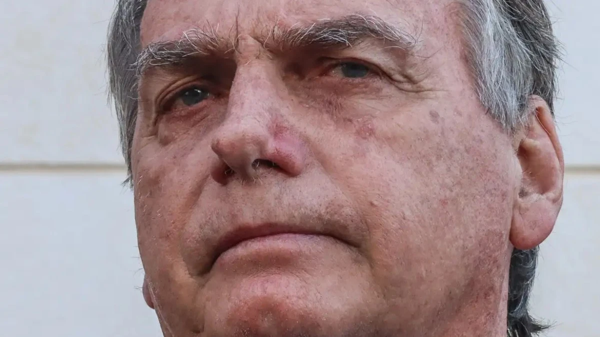 PF apreende espingarda registrada em nome de Jair Bolsonaro