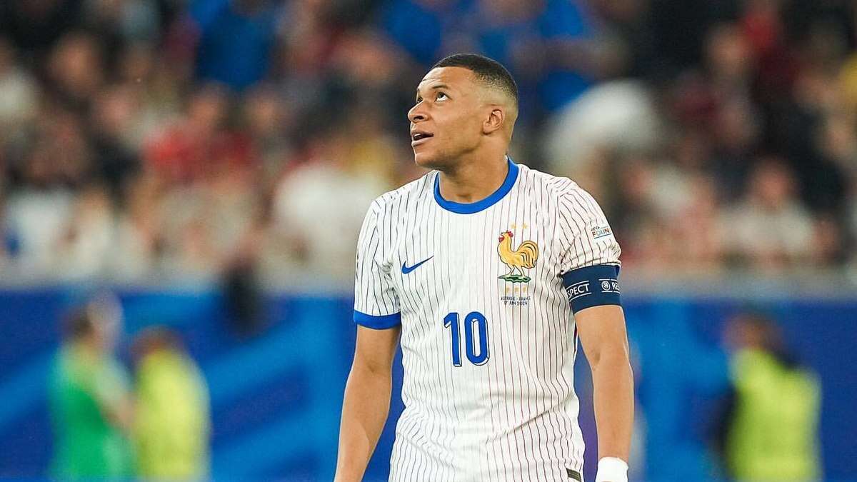 Mbappé é ausência na convocação da França pela segunda vez;
treinador explica