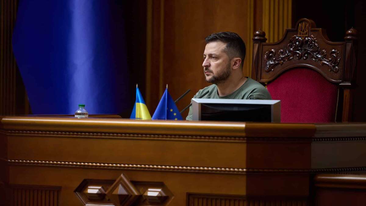 Zelensky vai até Izyum, cidade retomada por tropas ucranianas