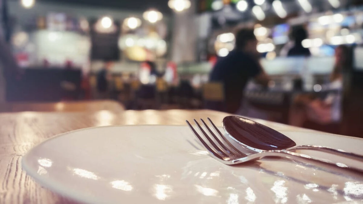 Com mais gente saindo para comer, restaurantes voltam a lucrar