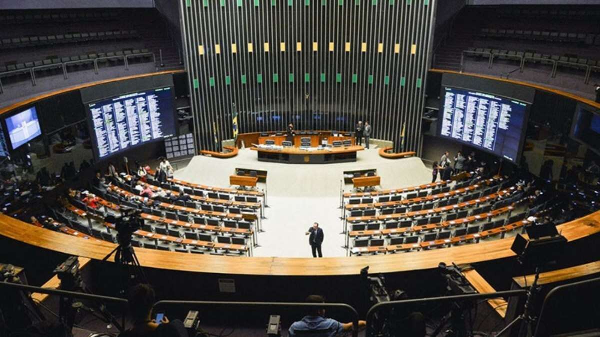 Câmara conclui votação de projeto que regulamenta reforma tributária; texto vai ao Senado