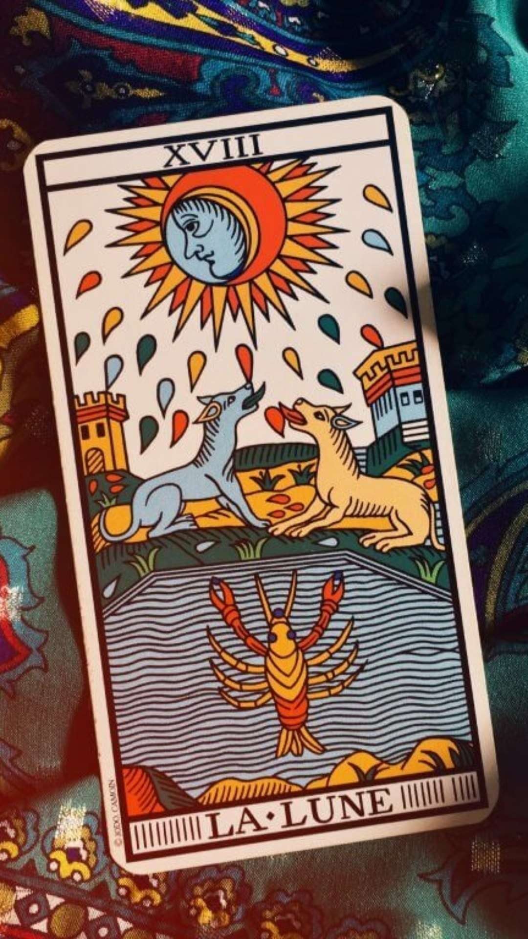 Tarot de outubro de 2024 é A Lua: prepare-se para incertezas e ilusões