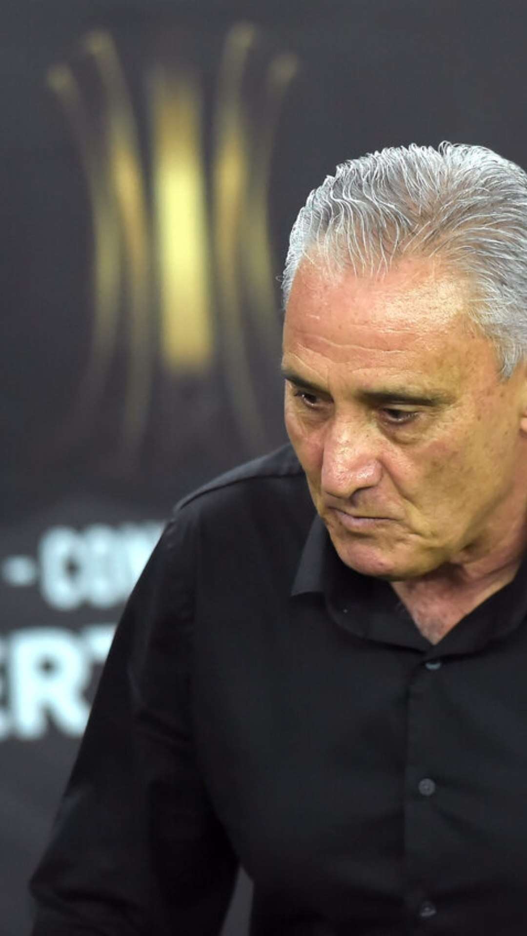 Diretoria do Flamengo planeja reunião com Tite, mas descarta demissão