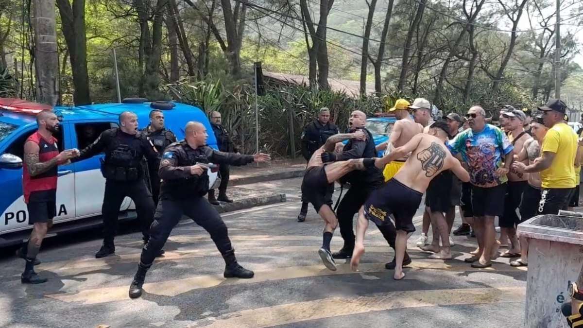 Clima tenso no Rio! Torcedores de Flamengo e Peñarol entram em confronto; veja o vídeo