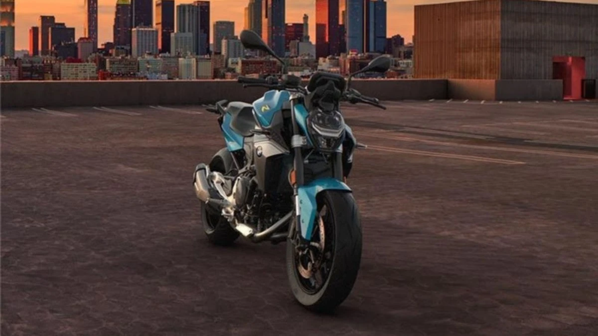 BMW F 900 R 2025 estreia no Brasil com motor de 90 cv